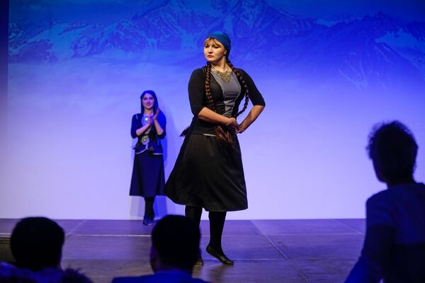 Танцы народов Кавказа на празднике Навруз в Риге Танцы народов Кавказа на празднике Навруз в Риге - Sputnik Латвия