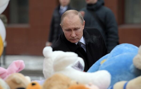 Līdzjūtību bojāgājušo tuviniekiem izteica Vladimirs Putins un citi politiķi - Sputnik Latvija