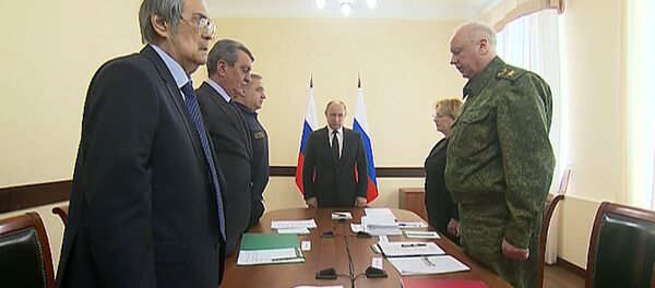 Путин на совещании по ликвидации последствий пожара в Кемерове - Sputnik Латвия