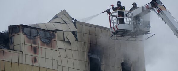 Пожар в торговом центре «Зимняя вишня» в Кемерово - Sputnik Латвия