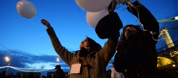 Белые воздушные шары, архивное фото - Sputnik Латвия