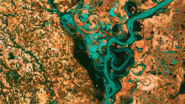 Вид на изгибы реки Миссисипи в Северной Америке из космоса - Sputnik Latvija