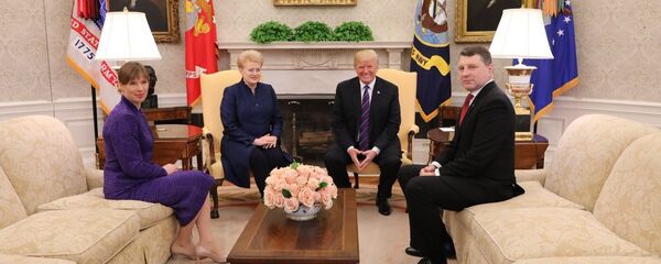 Встреча президентов стран Балтии с Дональдом Трампом в Вашингтоне Встреча президентов стран Балтии с Дональдом Трампом в Вашингтоне - Sputnik Latvija