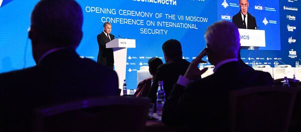 Министр обороны РФ Сергей Шойгу выступает на VII Московской конференции по международной безопасности - Sputnik Латвия