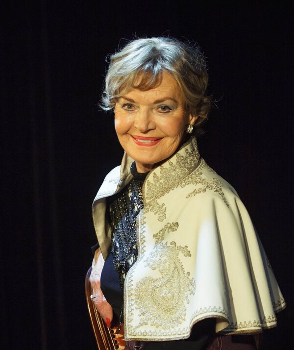 Людмила Чурсина в спектакле Супруги Каренины - Sputnik Латвия