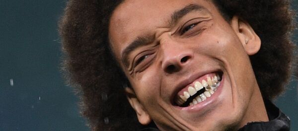 Игрок сборной Бельгии Аксель Витсель на тренировке перед товарищеским матчем со сборной России. - Sputnik Латвия