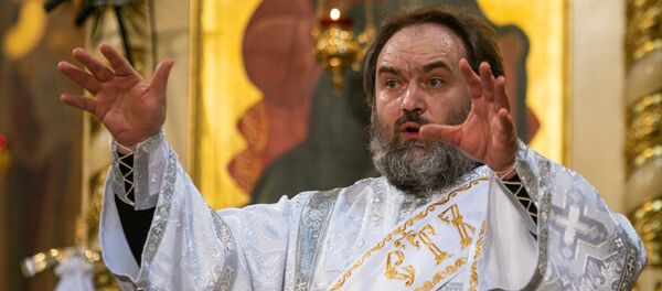 Митрополит Рижский и всея Латвии Александр совершил Крестный ход, Светлую Пасхальную Заутреню и Божественную литургию в кафедральном соборе Рождества Христова города Риги - Sputnik Латвия