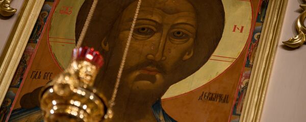 Митрополит Рижский и всея Латвии Александр совершил Крестный ход, Светлую Пасхальную Заутреню и Божественную литургию в кафедральном соборе Рождества Христова города Риги - Sputnik Latvija