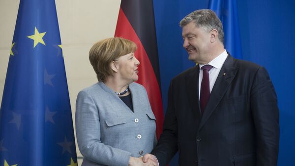 Merkele un Porošenko - Sputnik Latvija