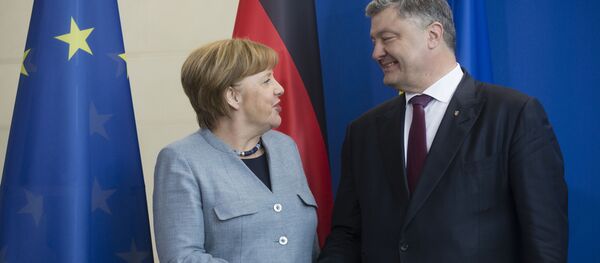 Merkele un Porošenko Merkele un Porošenko - Sputnik Latvija