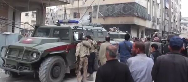 Российские военные проверили сирийский город Дума после сообщений о химической атаке - Sputnik Латвия