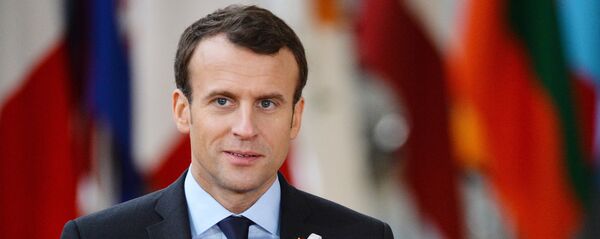 Президент Франции Эммануэль Макрон на саммите ЕС в Брюсселе Президент Франции Эммануэль Макрон на саммите ЕС в Брюсселе - Sputnik Latvija