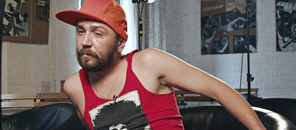 Певец и композитор, лидер популярной питерской группы Ленинград Сергей Шнуров, август 2003 - Sputnik Латвия