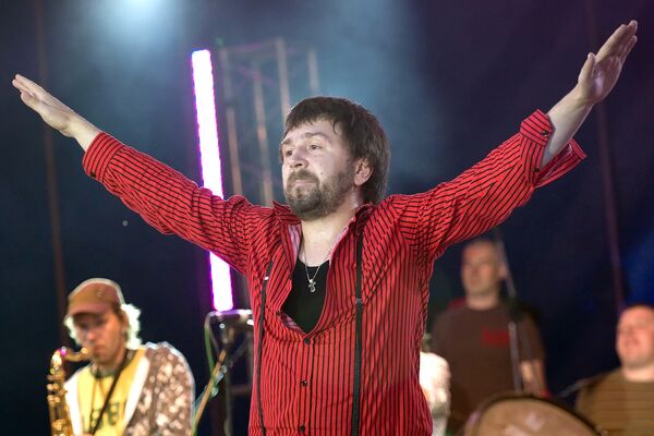 Сергей Шнуров (Шнур) и группа Ленинград во время концерта в Красноярске, сентябрь 2008 - Sputnik Латвия