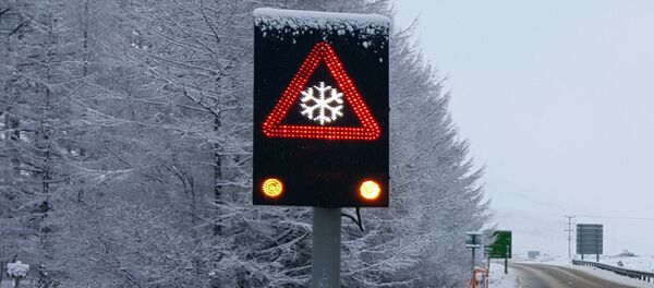 Электронный дорожный знак Электронный дорожный знак - Sputnik Latvija