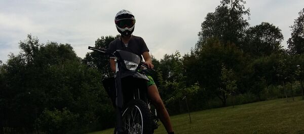 Двукратный победитель молодежного чемпионата Латвии по мототриалу Дайнис Витолиньш - Sputnik Латвия