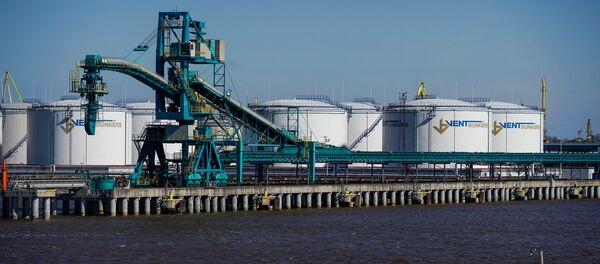 Naftas termināļi Ventspils brīvostā - Sputnik Latvija