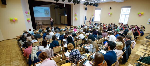 Тотальный диктант в Риге в стенах Балтийской международной академии Тотальный диктант в Риге в стенах Балтийской международной академии - Sputnik Latvija