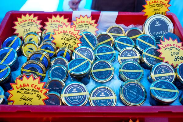 Чёрная икра от латвийской компании Mottra - Sputnik Латвия