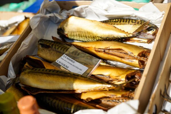 Скумбрия горячего копчения Скумбрия горячего копчения - Sputnik Латвия