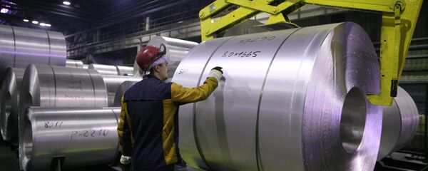 Производство фольги на заводе Русал Саянал Производство фольги на заводе Русал Саянал - Sputnik Latvija