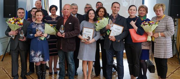 Церемония вручения наград лауреатам конкурса Янтарное перо - 2017 Церемония вручения наград лауреатам конкурса Янтарное перо - 2017 - Sputnik Латвия