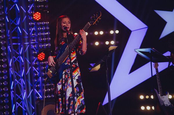 Девика, поющая на древних языках  - Sputnik Латвия