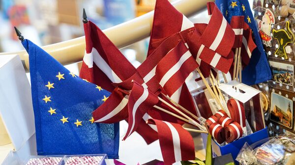 Флаги Латвии и ЕС - Sputnik Латвия
