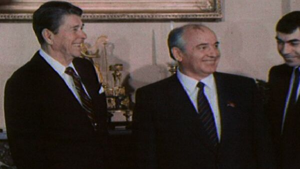 Лидеры СССР и США Горбачев и Рейган на встрече в Женеве. Съемки 1985 года - Sputnik Latvija