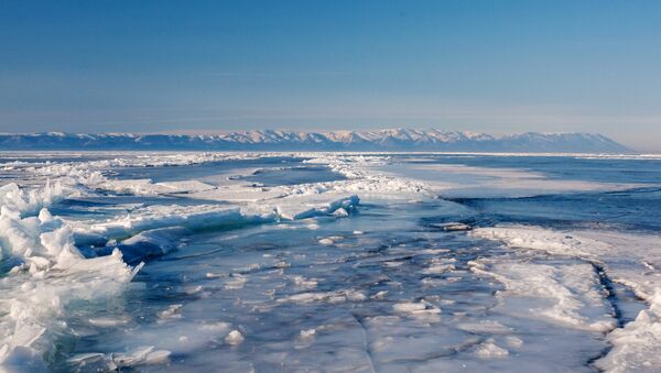 Замерзшее озеро. Архивное фото - Sputnik Латвия