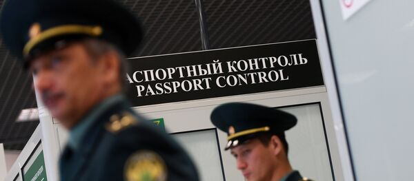Работа таможенного поста аэропорта Казань Работа таможенного поста аэропорта Казань - Sputnik Latvija