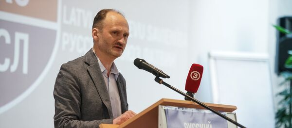 Депутат Европарламента Мирослав Митрофанов на съезде партии Русский союз Латвии - Sputnik Латвия