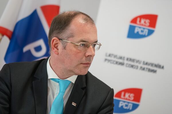 Депутат Европарламента Андрей Мамыкин на съезде партии Русский союз Латвии - Sputnik Латвия