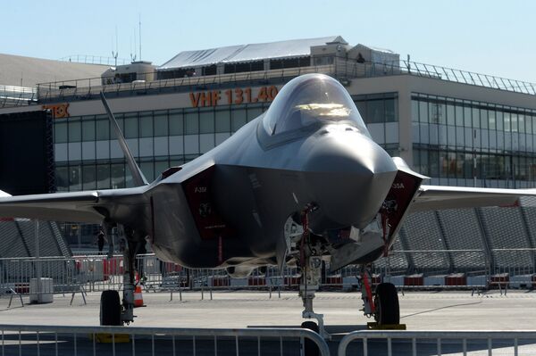 Хвост отвалится: пилотам новейших F-35 запретили выходить на сверхзвук - Sputnik Латвия