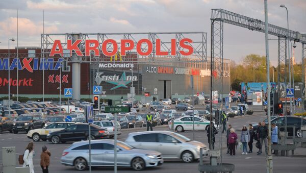 Ситуация около ТЦ Akropols в Вильнюсе, 27 апреля 2018 года - Sputnik Латвия