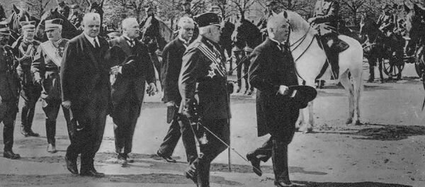 1 мая 1934 года, Улманис уже задумал переворот. Фотография из журнала Атпута - Sputnik Латвия