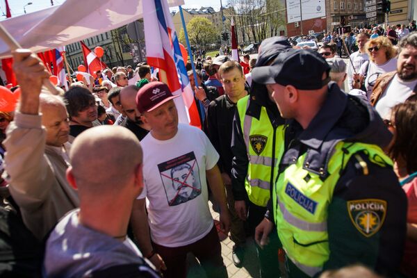 Митинг в защиту права на получение образования на русском языке в Латвии - Sputnik Латвия