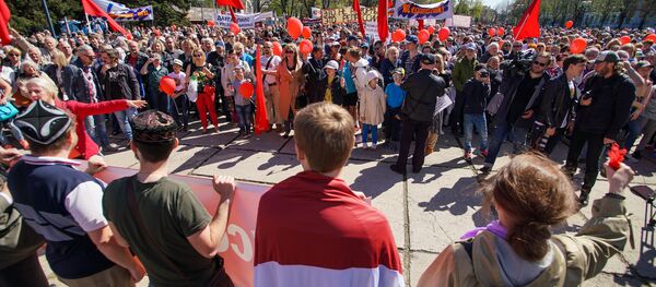 Первомайская демонстрация Штаба защитников русских школ в Риге  Первомайская демонстрация Штаба защитников русских школ в Риге  - Sputnik Latvija