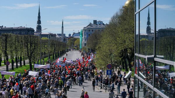 Pirmā maija Krievu skolu aizsardzības štāba demonstrācija Rīgā - Sputnik Latvija