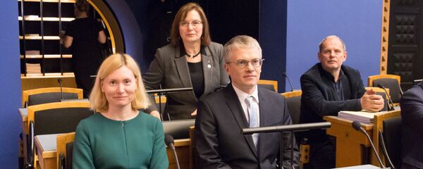 Министр здоровья и труда Рийна Сиккут и министр государственного управления Янек Мягги - Sputnik Латвия