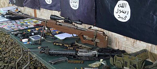 Оружие и флаги преступной группировки ИГ - Sputnik Латвия