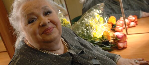 Спектакль «Безумства любви», посвященный 70-летию заслуженной артистки России Наталье Крачковской в Государственном театре «Киноактера» - Sputnik Латвия