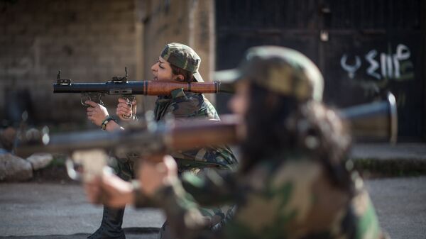 Обучение добровольцев сирийской армии в пригороде Дамаска - Sputnik Latvija
