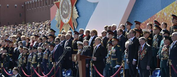 Krievijas prezidents Vladimirs Putins, uzstājoties ar runu 9 .maija Uzvaras parādē Maskavā Krievijas prezidents Vladimirs Putins, uzstājoties ar runu 9 .maija Uzvaras parādē Maskavā - Sputnik Latvija