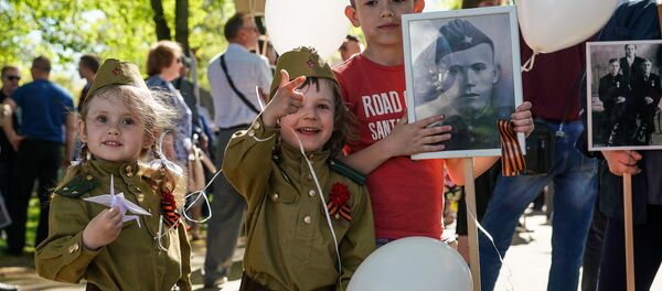 Акция Бессмертный полк в Риге - Sputnik Латвия