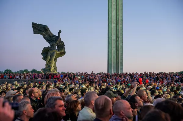9 мая в Риге: площадь у памятника Освободителям 9 мая в Риге: площадь у памятника Освободителям - Sputnik Латвия