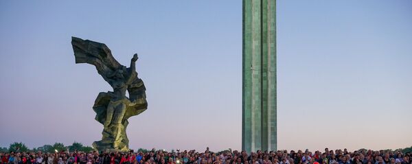 9 мая в Риге: площадь у памятника Освободителям 9 мая в Риге: площадь у памятника Освободителям - Sputnik Latvija