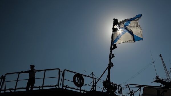 Андреевский флаг на корабле ВМФ РФ Ладный - Sputnik Латвия