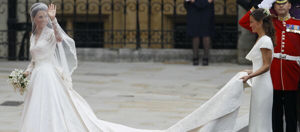 Кэтрин Миддлтон во время свадебной церемонии в Лондоне - Sputnik Latvija