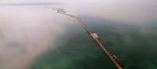 Яркие кадры моста в Крым Яркие кадры моста в Крым - Sputnik Латвия